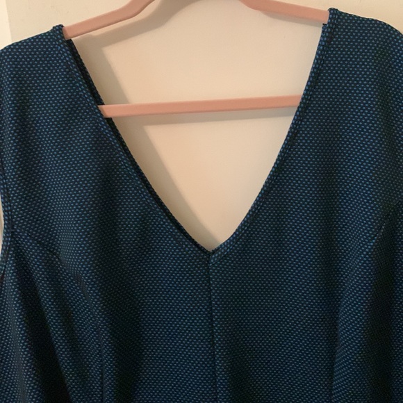 Torrid black w/blue dots sleeveless front & back v-necks skater swing dress 5x - Picture 3 of 10